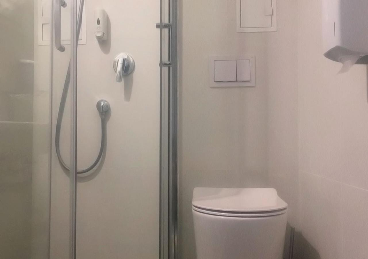 Kyivpasservis Hotel Eksteriør bilde